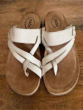täos footwear Perfect White Leather Strappy Sandal Size 10